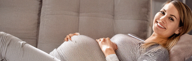 pregnant girl Juliette fingers her pussy and shows off her preggo bump